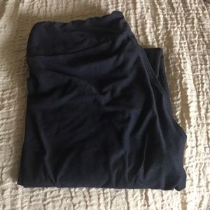 🎆 LAST PAIR OF ALL BLACK LULAROE LEGGINGS 🎆